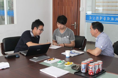 安徽安慶蒸煮鍋客戶與惠合工程師洽談現(xiàn)場2