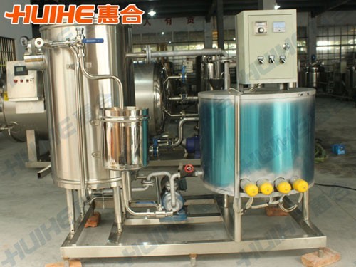 李時珍醫(yī)藥集團客戶到工廠參觀UHT滅菌機樣品